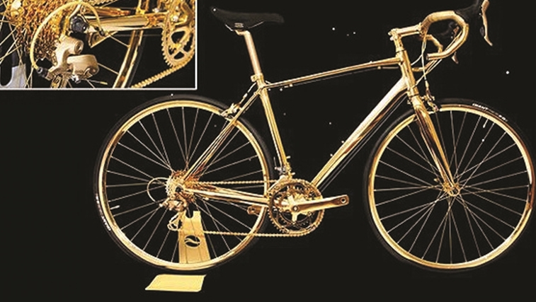 Bicicleta de ouro de 24 quilates