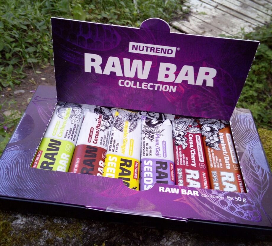 Nutrend Raw Bar Collection | As Barras De Proteína São Uma Boa Maneira De Reabastecer Nutrientes Durante O Dia. Qualquer Atleta Que Se Preocupa Com A Dieta Ideal Pode Sempre Contar Com Os Nutrientes Desta Versão Portátil.
