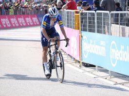 João Almeida em segundo lugar na 17.ª etapa do Giro ganha por Dan Martin