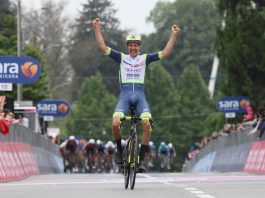 Taco van der Hoorn vence terceira etapa do Giro, Filippo Ganna segue líder e João Almeida sobe para 4º