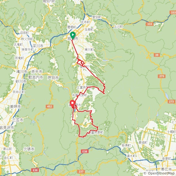 Conheça o Japão a pedalar e desfrute de um longo passeio pelas colinas de Furano e Biei