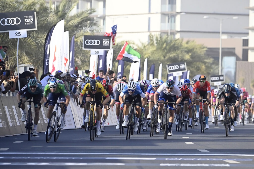Jasper Philipsen vence quinta etapa do UAE Tour, João Almeida 6º e Rúben Guerreiro 9º da Geral