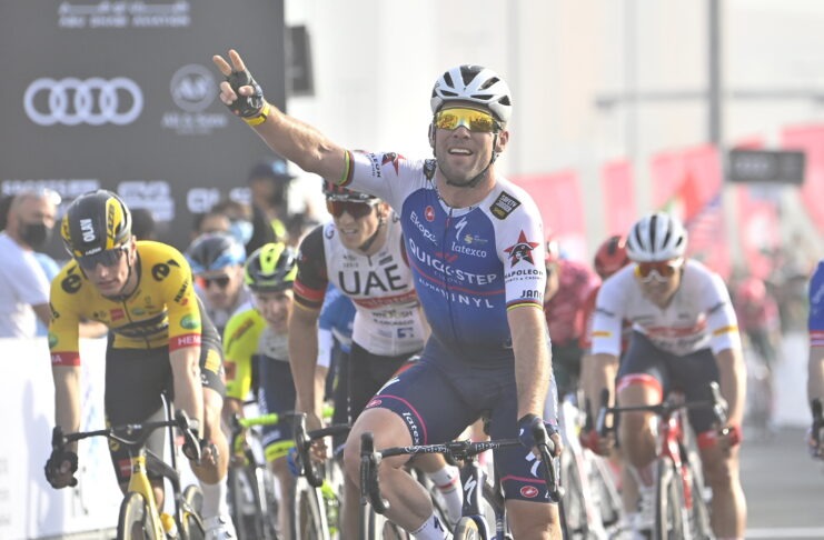 Mark Cavendish vence segunda etapa da Volta aos Emirados Árabes Unidos