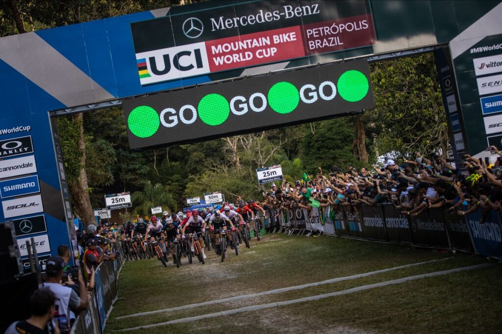 Nino Schurter vence na Taça do Mundo de XCO em Petrópolis e torna-se no ciclista com mais vitórias na Taça do Mundo