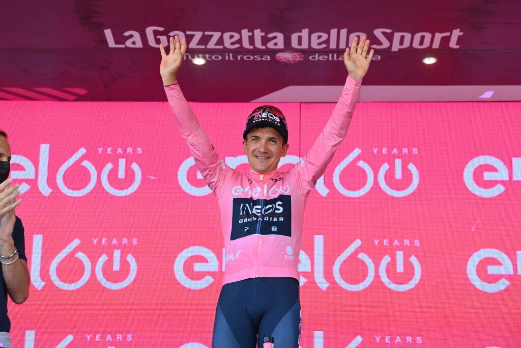 Koen Bouwman vence pela segunda vez, Richard Carapaz segue líder após 19.ª etapa do Giro