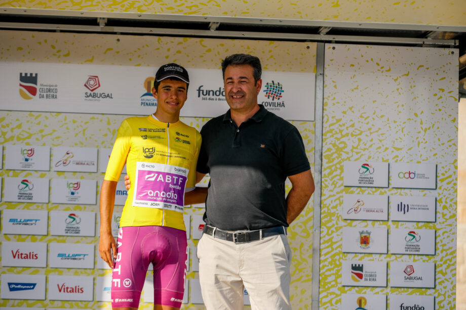 Gonçalo Tavares venceu a primeira etapa da Volta a Portugal de Juniores