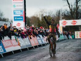 Wout Van Aert conquista o primeiro triunfo do ano na Taça do Mundo de ciclocrosse