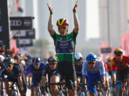 Tim Merlier vence sexta etapa do UAE Tour, Remco Evenepoel continua lider