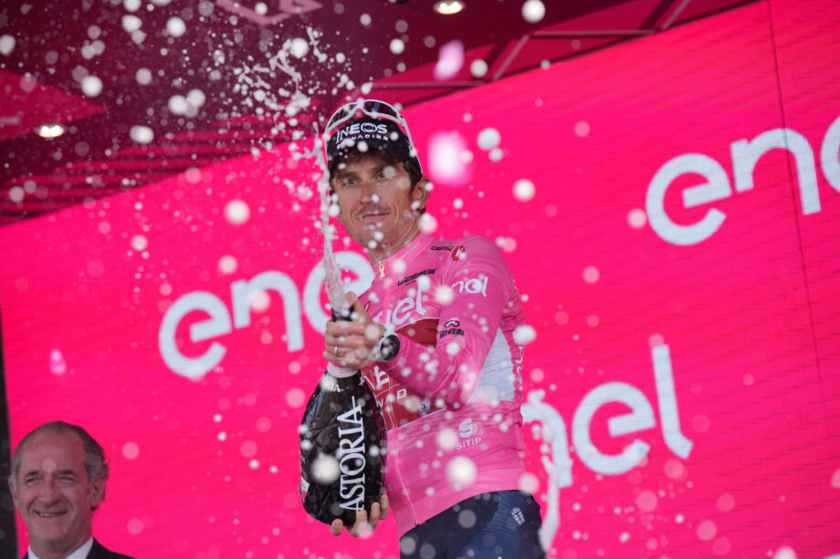 Alberto Dainese vence 17.ª etapa do Giro, João Almeida segue em 2º e Geraint Thomas continua líder