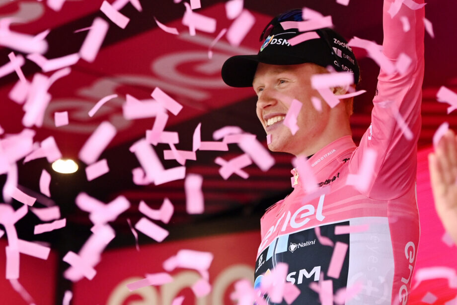 Andreas Leknessund novo líder da geral, Aurélien Paret-Peintre vence quarta etapa do Giro