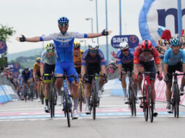 Michael Matthews volta a vencer oito anos depois, João Almeida é segundo no Giro d’Italia