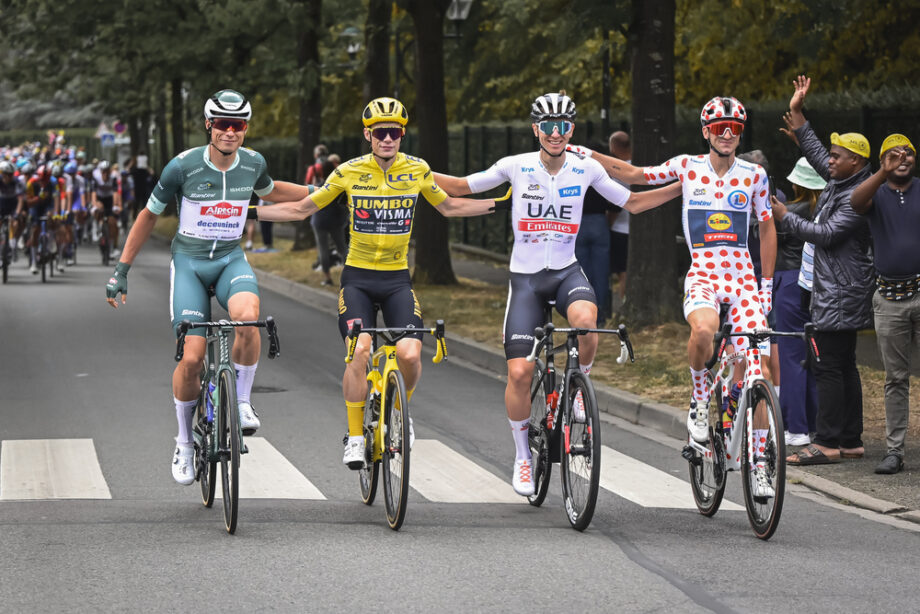 Jonas Vingegaard sagra-se bicampeão ao conquistar 110.ª edição do Tour de France
