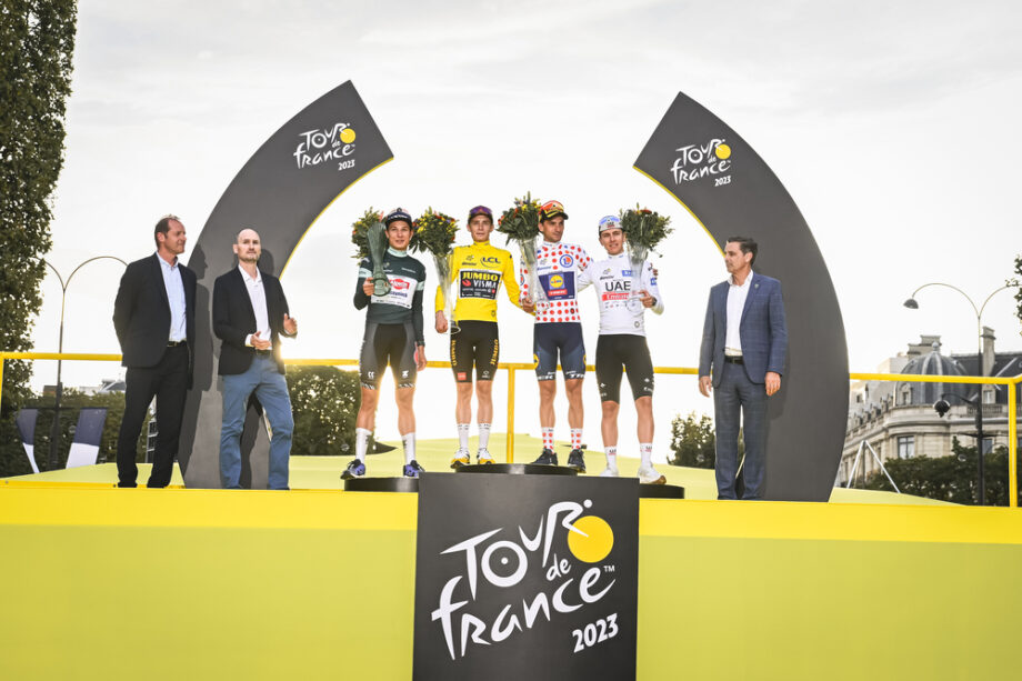 Jonas Vingegaard sagra-se bicampeão ao conquistar 110.ª edição do Tour de France