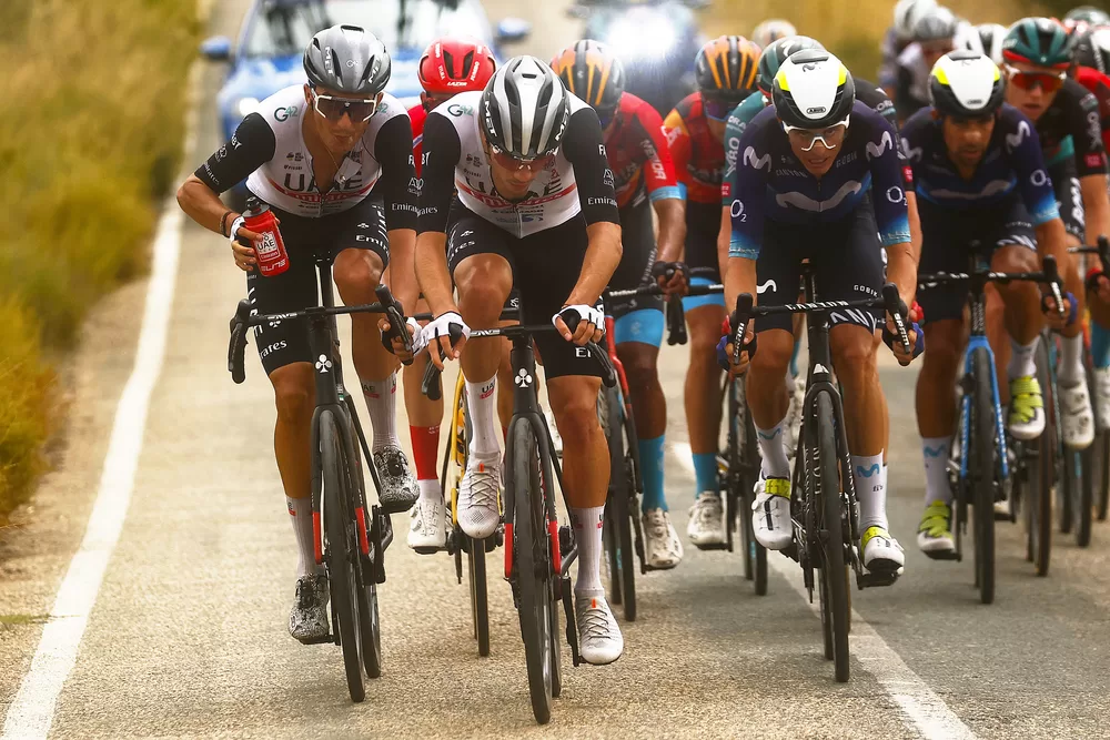 Lennard Kämna vence nona etapa, Sepp Kuss segue líder da Vuelta